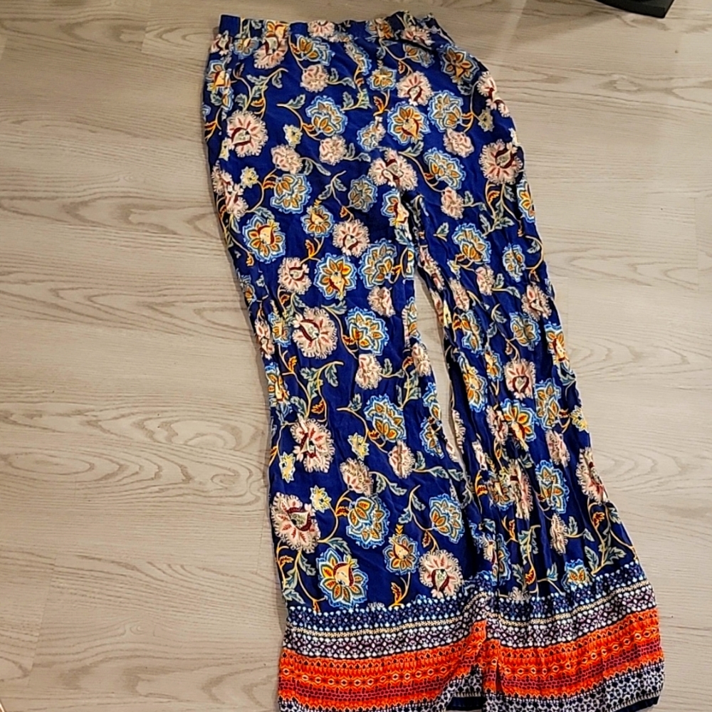 Forever 21 Printed pants